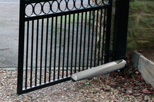 привод CAME AXO 7 на распашных воротах