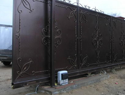 ворота с установленным приводом CAME BK-2200 