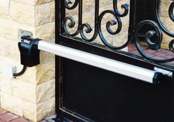 установка FAAC 412 KIT линейных приводов для распашных ворот