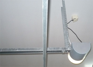 Установка привода NICE SHEL50 KCE на секционные ворота высотой до 2,43 метра